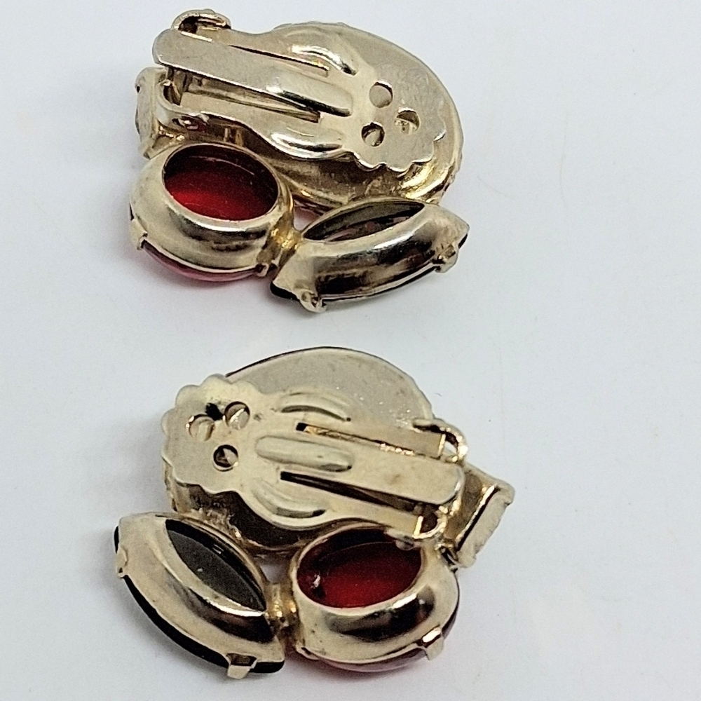 * Vintage Red & Green Regency? Clip On Earrings - Picture 4 of 4